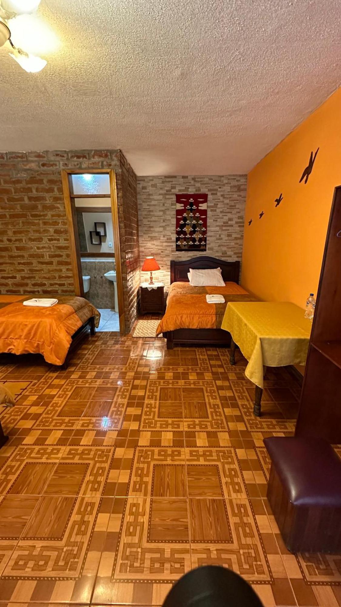 באניוס Hotel Donde Ivan מראה חיצוני תמונה