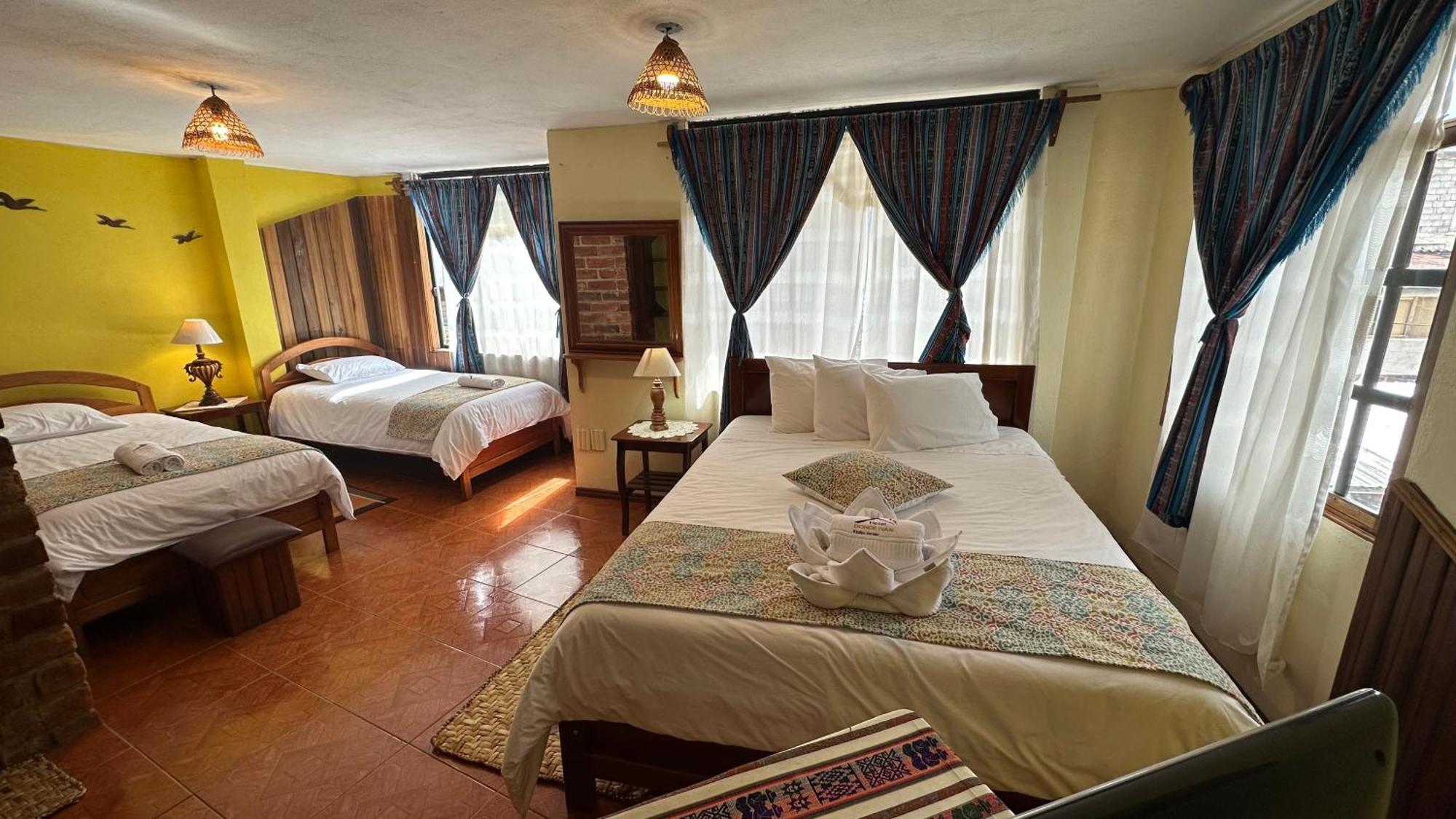 באניוס Hotel Donde Ivan מראה חיצוני תמונה