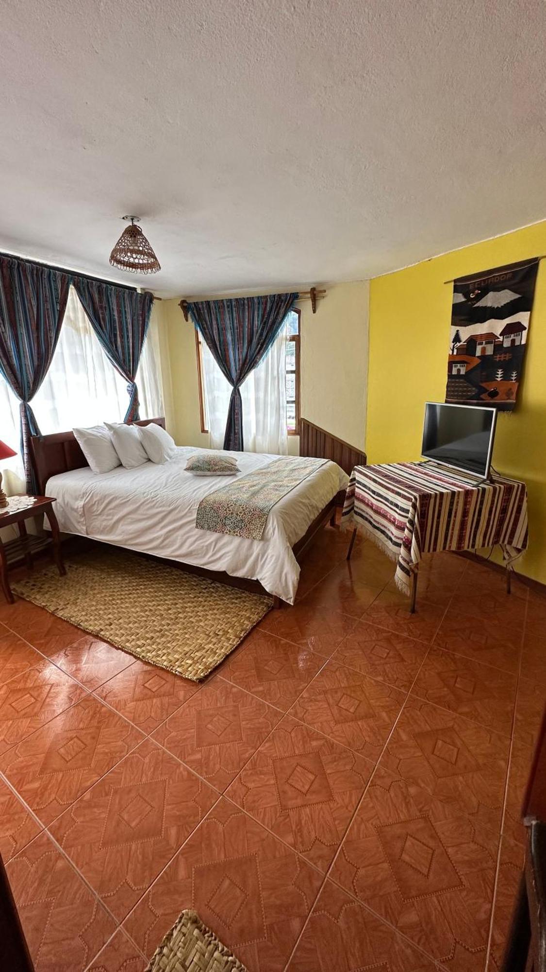 באניוס Hotel Donde Ivan מראה חיצוני תמונה