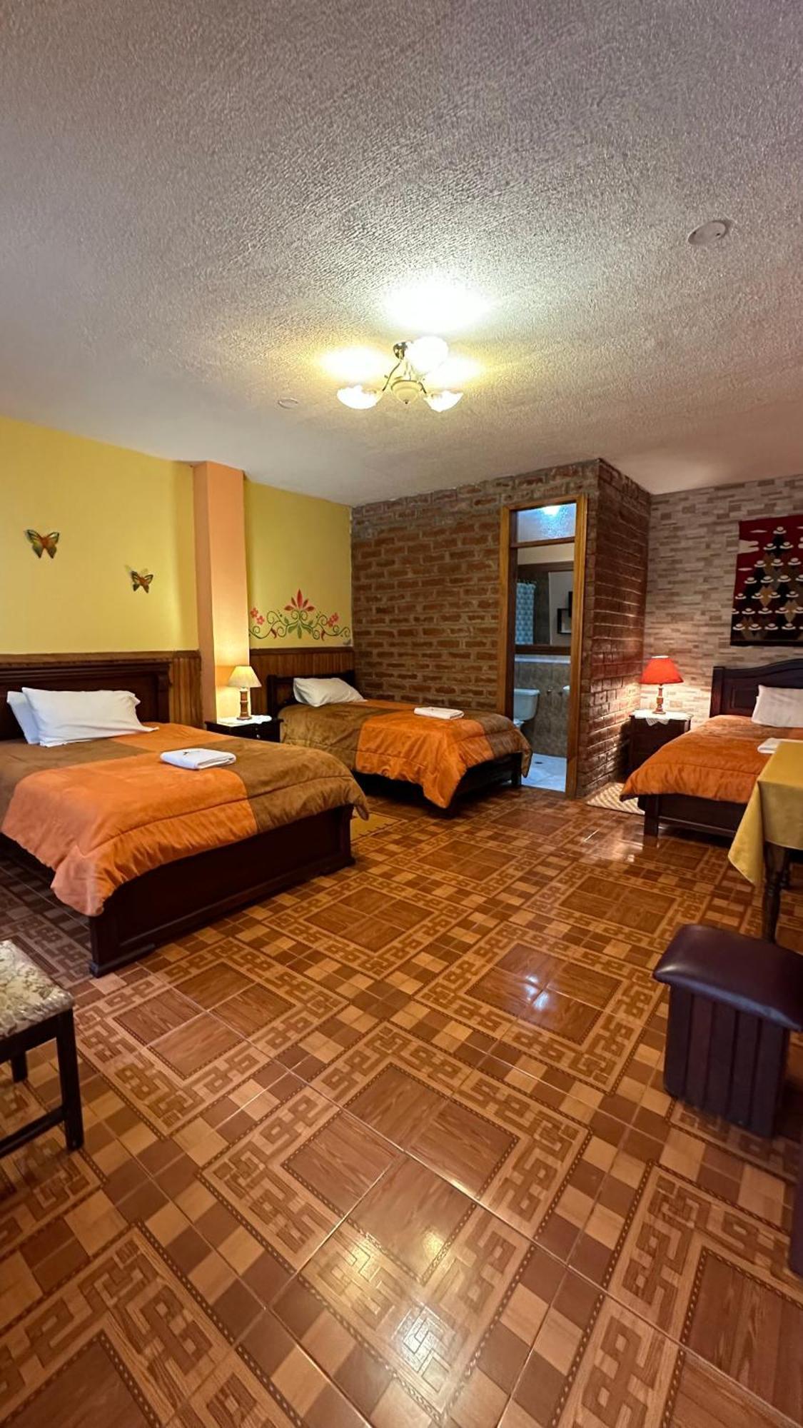 באניוס Hotel Donde Ivan מראה חיצוני תמונה