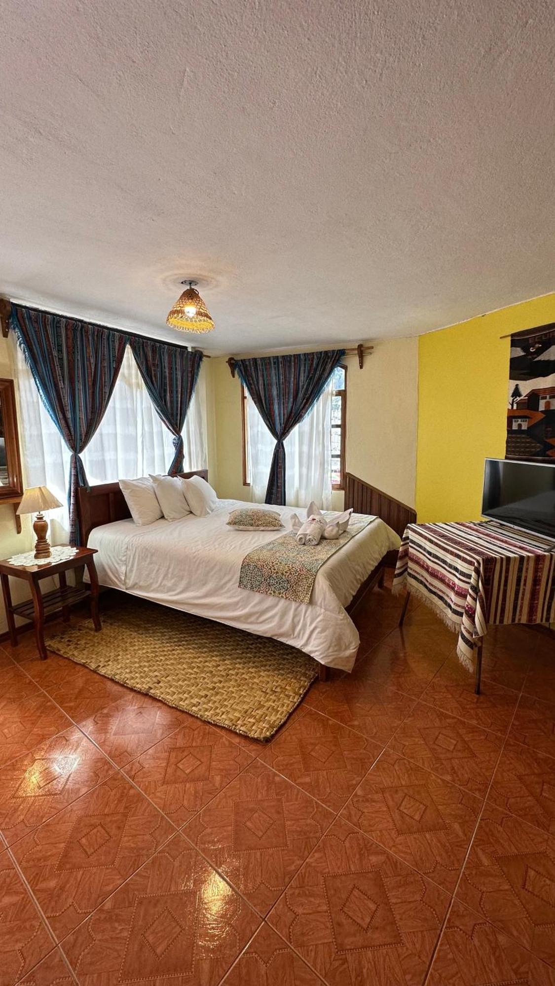 באניוס Hotel Donde Ivan מראה חיצוני תמונה