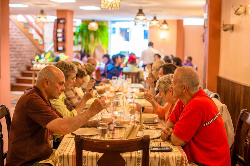 באניוס Hotel Donde Ivan מראה חיצוני תמונה