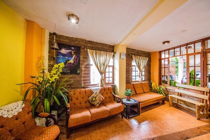 באניוס Hotel Donde Ivan מראה חיצוני תמונה
