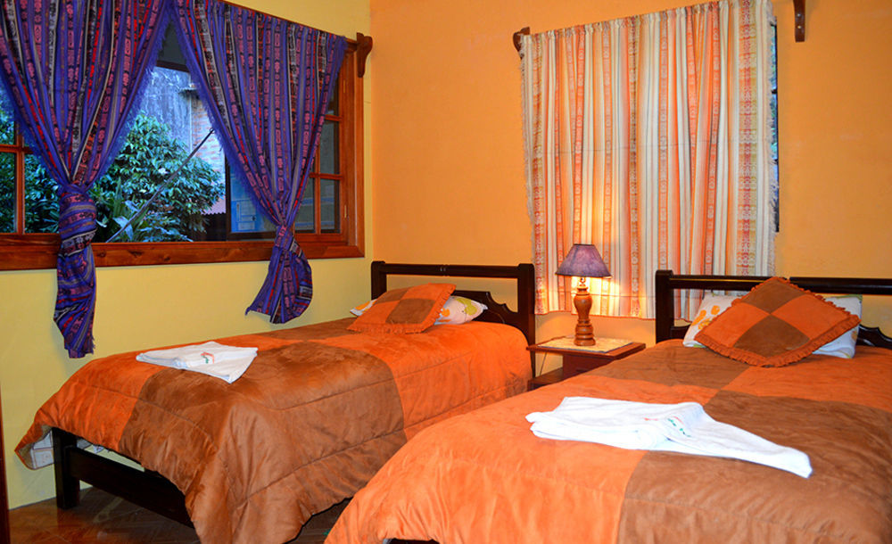 באניוס Hotel Donde Ivan מראה חיצוני תמונה
